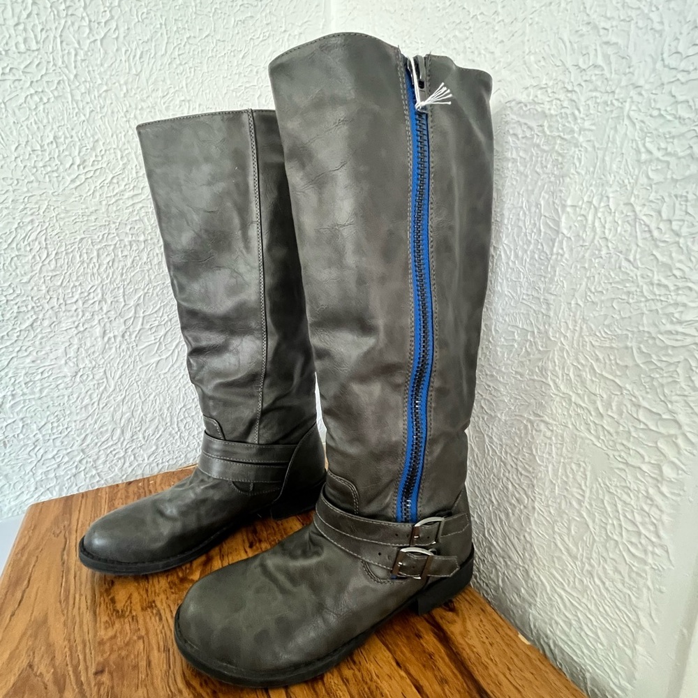 Gray Knee-High Boots with Blue Zipper